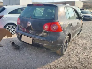 Foto de PARAGOLPES TRASERO VOLKSWAGEN GOLF V (1K1)(10.2003) 1.9 TDI (105 CV / 77 KW)