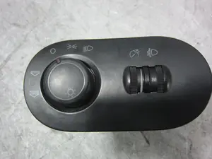 Foto de MANDO LUCES SEAT IBIZA (6L1) 1.9 TDI (101 CV / 74 KW) referencia 6L1941531AF