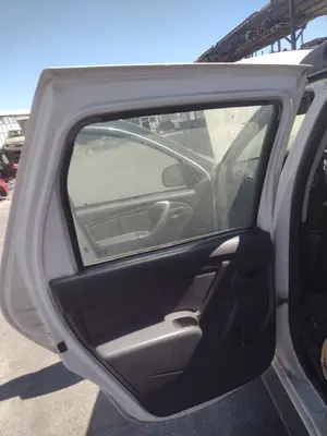 Foto de LUNA TRASERA IZQUIERDA DACIA DUSTER I 1.5 dCi Diesel CAT (86 CV / 63 KW) referencia 823010025R foto 2