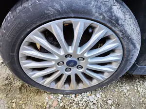 Foto de LLANTA FORD C-MAX (CB7) 1.6 TDCi CAT (116 CV / 85 KW) referencia 2237345