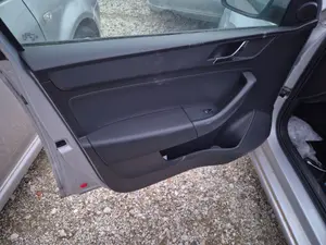 Foto de MANDO ELEVALUNAS DELANTERO IZQUIERDO SKODA RAPID (NH) 1.2 8V TSI (86 CV / 63 KW)
