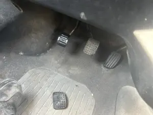 Foto de PEDAL EMBRAGUE PEUGEOT 106 (S1)(08.1991) 1.5 Diesel CAT (TUD5 / VJY) (57 CV / 42 KW)