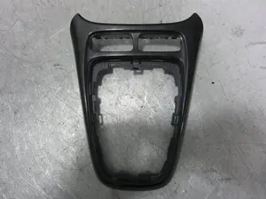 Foto de GUARNECIDOS PALANCA CAMBIO OPEL CROSSLAND X 1.2  (110 CV / 81 KW) referencia 5445102