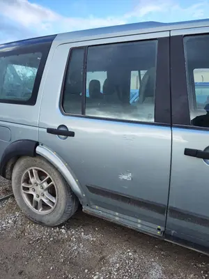 Foto de PUERTA TRASERA DERECHA LAND ROVER DISCOVERY 2.7 Td V6 CAT (190 CV / 140 KW) referencia BFA780180