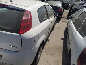 Foto de PARAGOLPES TRASERO FIAT GRANDE PUNTO (199) 1.3 16V JTD CAT (75 CV / 55 KW) referencia 0071777606 foto 2