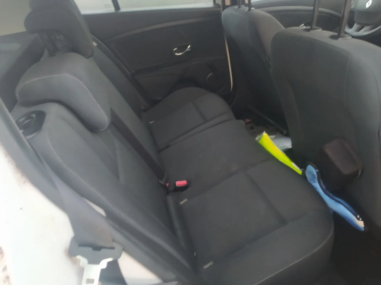 Foto de ASIENTOS TRASERO DERECHO RENAULT MEGANE III BERLINA 5P 1.6 16V CAT (101 CV / 74 KW) referencia 886200042R