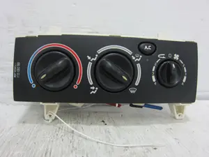 Foto de MANDO CALEFACCION / AIRE ACONDICIONADO RENAULT MEGANE I FASE 2 BERLINA (BA0) 1.9 dTi Diesel (80 CV / 59 KW) referencia 663391J