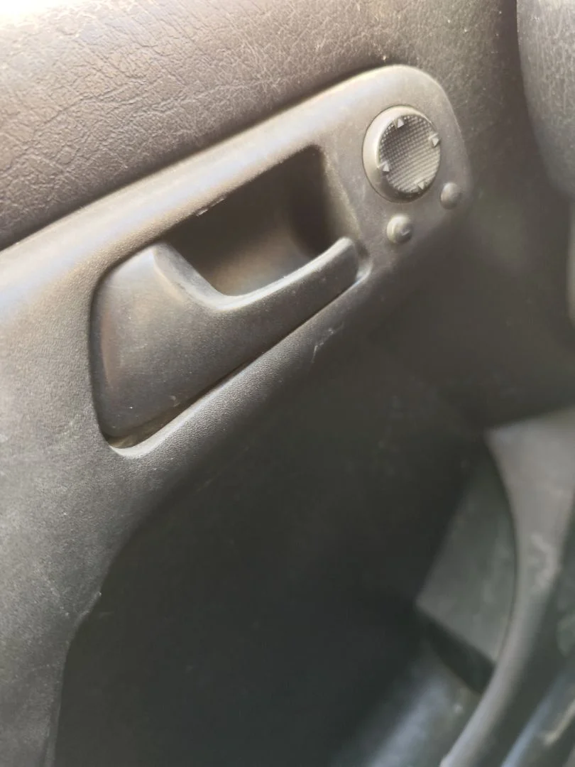 Foto de MANETA INTERIOR DELANTERA IZQUIERDA VOLKSWAGEN GOLF III (1H1)(11.1991) 1.9 TDI (110 CV / 81 KW) referencia 1H0837225  FKZ