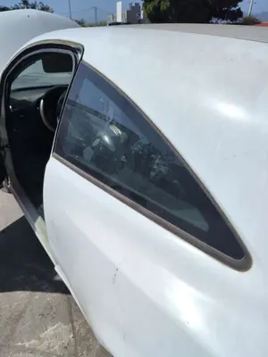 Foto de LUNA CUSTODIA TRASERA IZQUIERDA OPEL CORSA D 1.3 16V CDTI (75 CV / 55 KW)