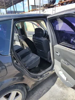 Foto de GOMAS CONTORNO PUERTA RENAULT SCENIC II (JM) 1.9 dCi Diesel (120 CV / 88 KW) referencia 7701475031