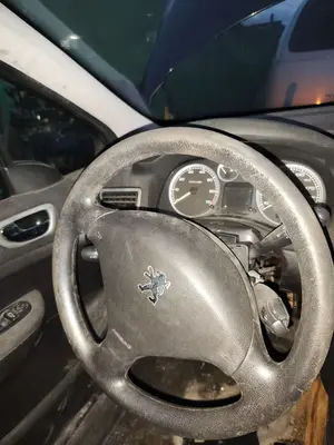 Foto de VOLANTE PEUGEOT 307 (S1)(04.2001) 1.6 16V CAT (109 CV / 80 KW) referencia 4109AQ