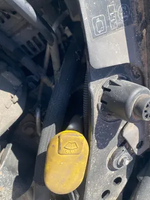 Foto de DEPOSITO LIMPIA RENAULT CLIO III 1.5 dCi Diesel (68 CV / 50 KW) referencia 7701058023