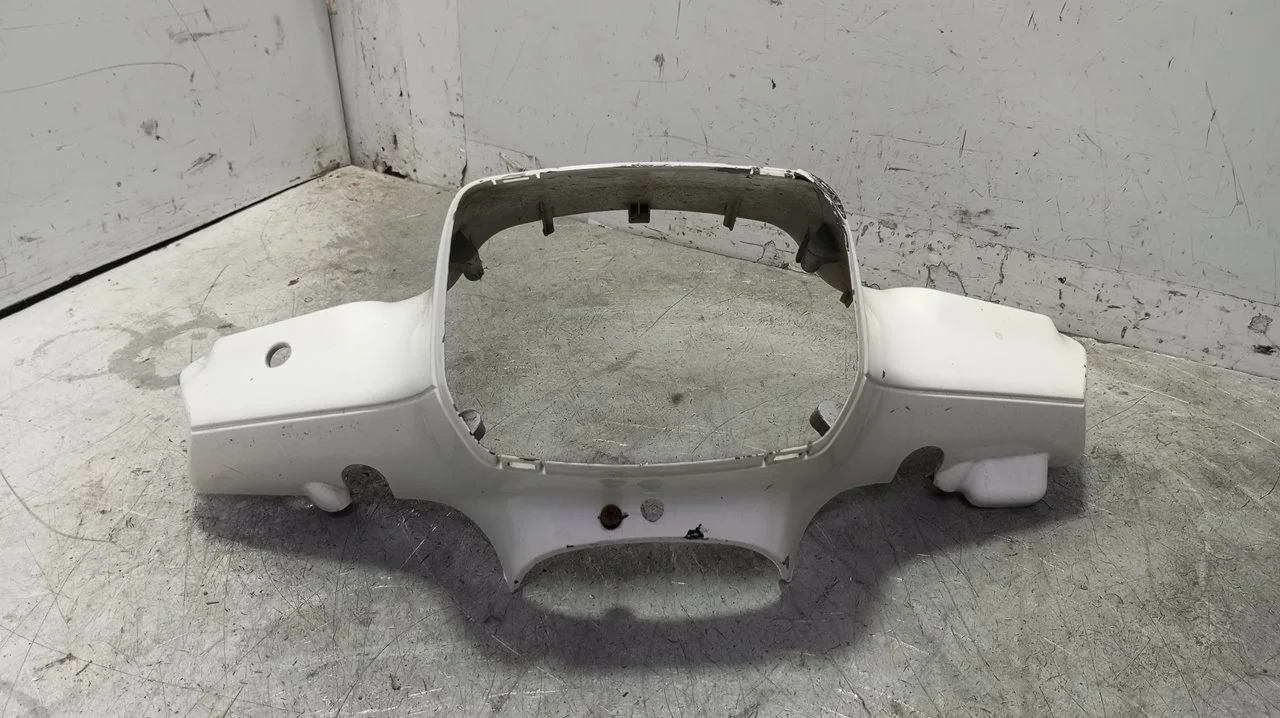 Foto de NO IDENTIFICADO PIAGGIO (VESPA) 49.40 cc 3.01 ci (4.29 cv 3.1 kw a 8500 rpm)
