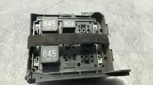Foto de CAJA RELES / FUSIBLES PORSCHE CAYENNE (TIPO 92A) 4.8 V8 CAT (400 CV / 294 KW) referencia 7L0937603A