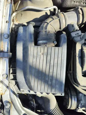 Foto de CAJA FILTRO AIRE OPEL ASTRA G BERLINA 1.7 16V DTI CAT (Y 17 DT / LR6) (75 CV / 55 KW) referencia 24443112