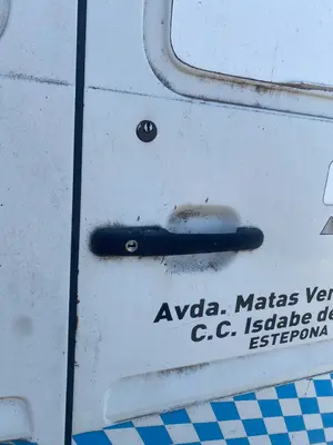 Foto de MANETA EXTERIOR MALETERO / PORTON VOLKSWAGEN LT FURGÓN/COMBI 2.5 TDI (109 CV / 80 KW)