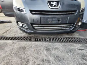 Foto de PARAGOLPES DELANTERO PEUGEOT 5008 1.6 HDi FAP CAT (9HZ / DV6TED4) (109 CV / 80 KW)