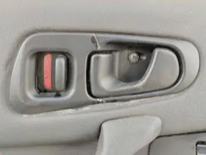 Foto de MANETA INTERIOR DELANTERA IZQUIERDA MITSUBISHI 3000 GT (Z10) 3.0 Biturbo (286 CV / 210 KW)
