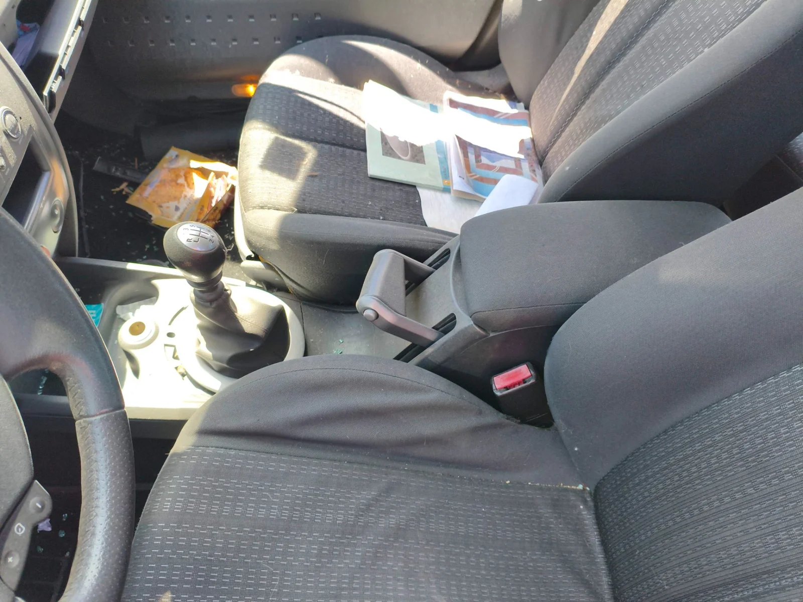 Foto de CONSOLA CENTRAL RENAULT MEGANE II BERLINA 5P 1.5 dCi Diesel (106 CV / 78 KW)