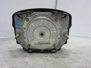 Foto de AIRBAG DELANTERO IZQUIERDO VOLKSWAGEN GOLF IV BERLINA (1J1)(10.1997) 1.6 (101 CV / 74 KW) referencia 3B0880201AE foto 2