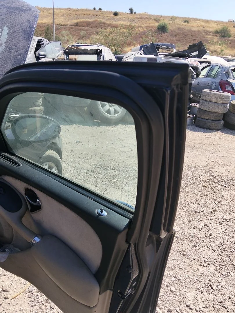 Foto de GOMAS CONTORNO PUERTA MG ROVER ROVER 75 (RJ) 2.0 16V CDT (116 CV / 85 KW)