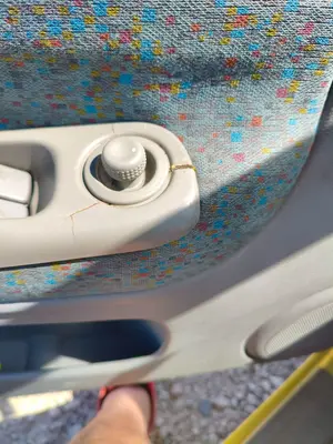 Foto de MANDO RETROVISOR RENAULT TWINGO I (C06) 1.2  (75 CV / 55 KW)