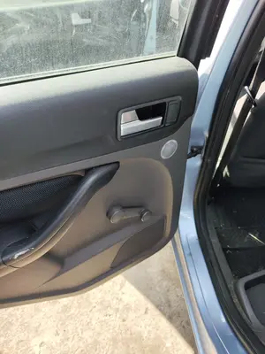 Foto de ELEVALUNAS TRASERO IZQUIERDO FORD FOCUS BERLINA (CAP) 1.8 TDCi Turbodiesel CAT (116 CV / 85 KW) referencia 1738644