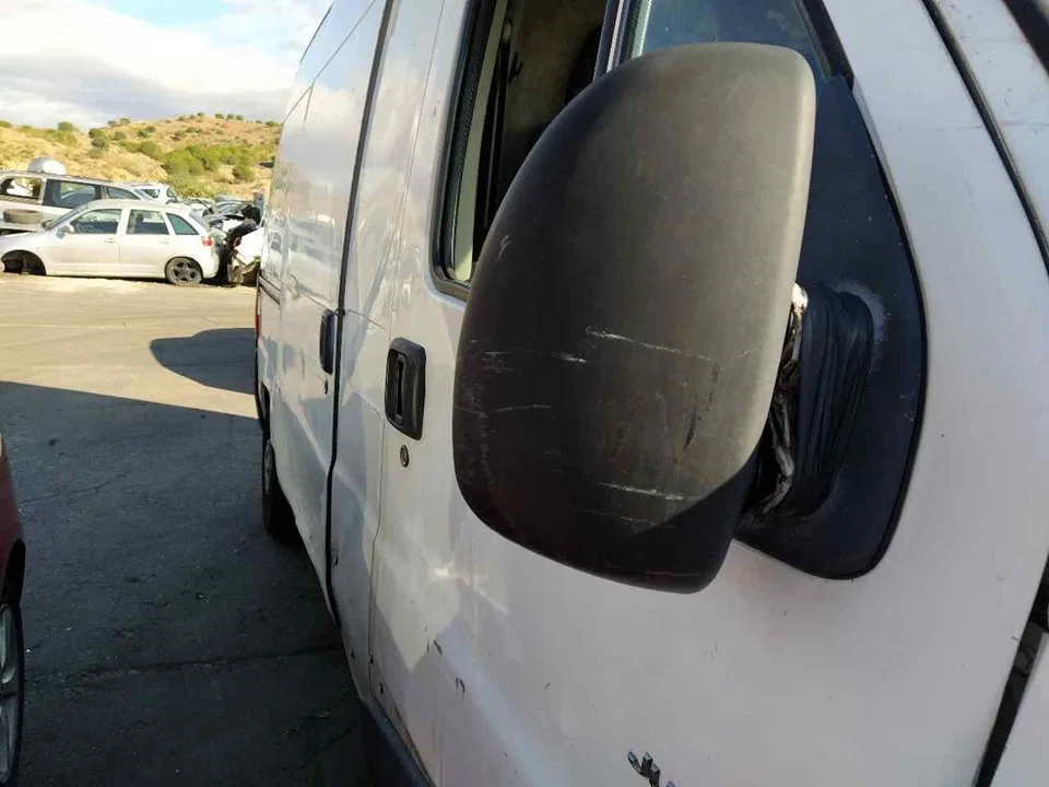 Foto de RETROVISOR DERECHO CITROEN JUMPER FURGÓN GRAN VOLUMEN 2.2 HDI CAT (101 CV / 74 KW) referencia 8153JR