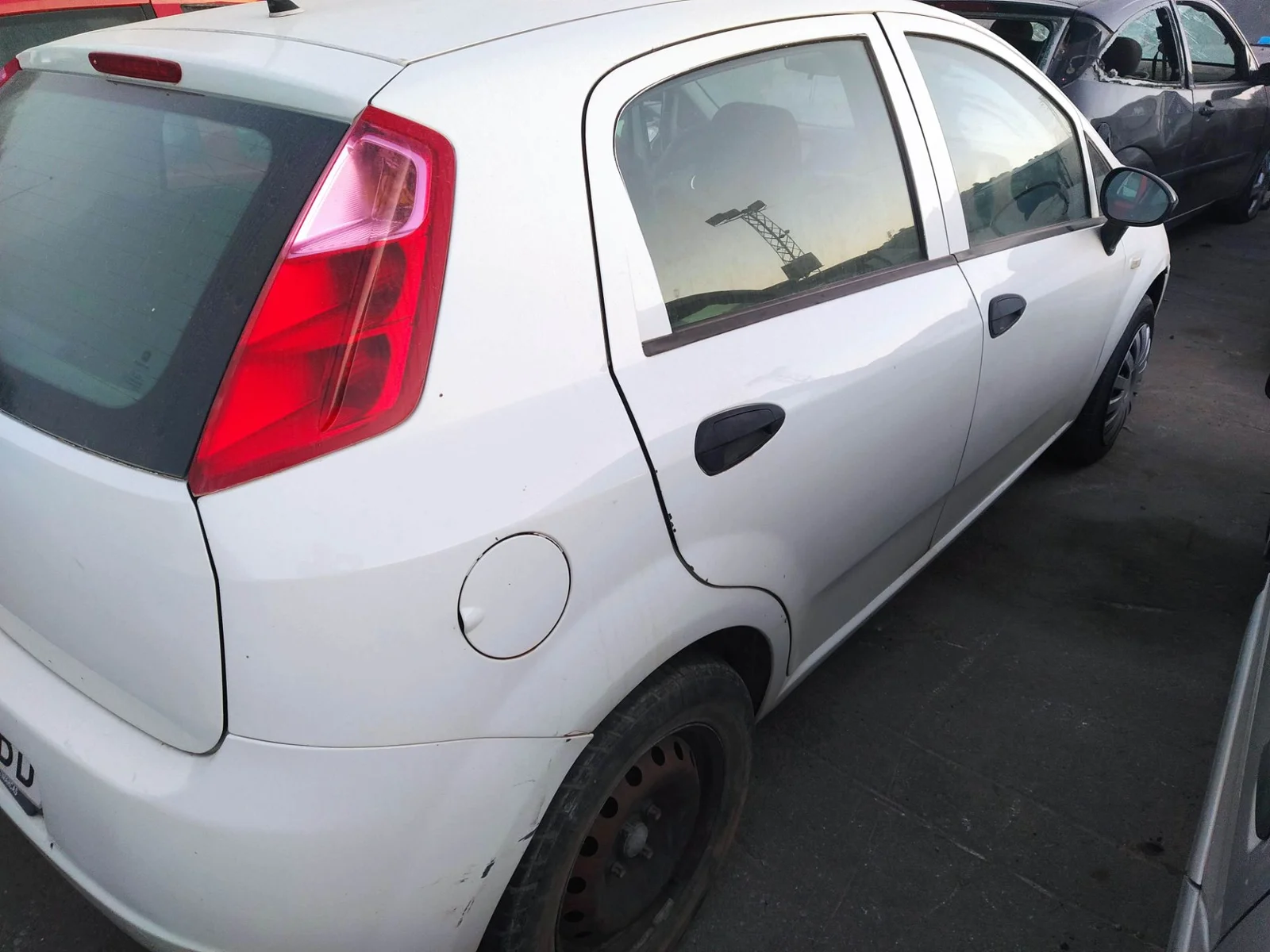 Foto de TAPA EXTERIOR COMBUSTIBLE FIAT GRANDE PUNTO (199) 1.3 16V JTD CAT (75 CV / 55 KW) referencia 0735414374