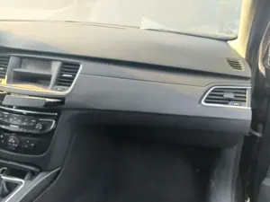 Foto de AIRBAG DELANTERO DERECHO PEUGEOT 508 SW 1.6 HDi FAP (112 CV / 82 KW)