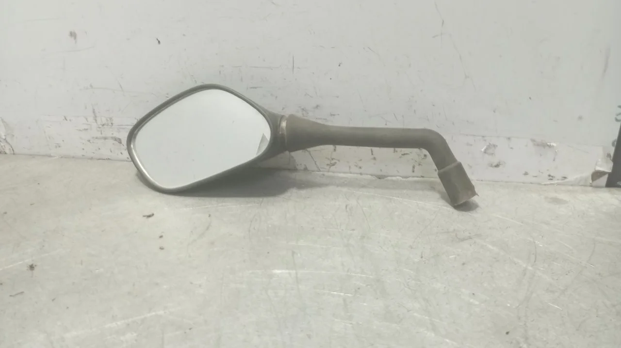 Foto de RETROVISOR IZQUIERDO YAMAHA X-MAX 125 125 cm3 - 10.36 kW (0 CV / 0 KW) referencia E9001327