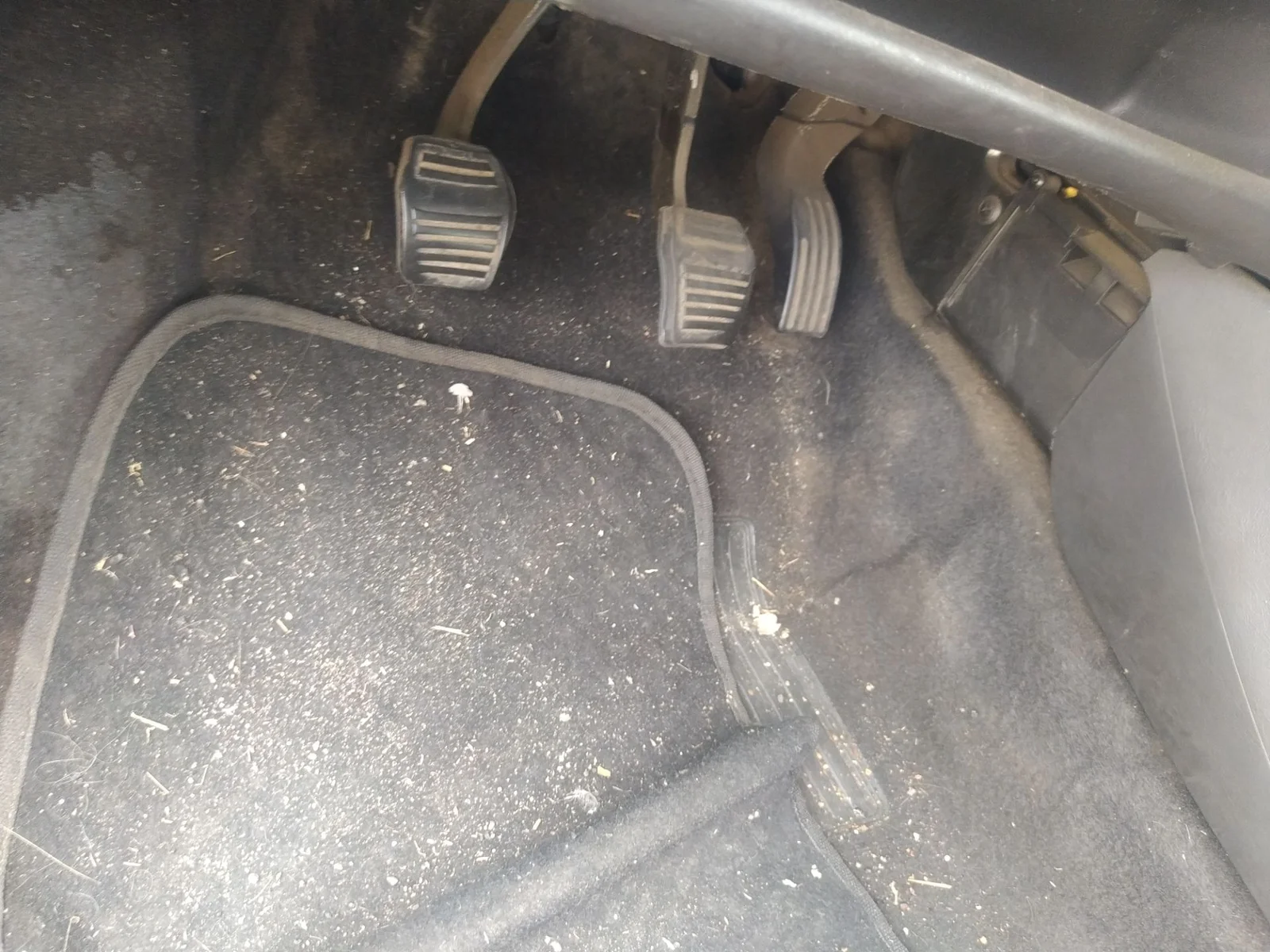 Foto de PEDAL ACELERADOR FORD FOCUS BERLINA (CAK) 1.8 TDDI Turbodiesel CAT (90 CV / 66 KW)