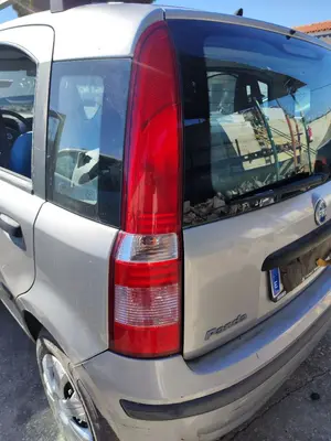 Foto de PILOTO TRASERO IZQUIERDO FIAT II PANDA (169) 1.2 CAT (60 CV / 44 KW) referencia 0051763007