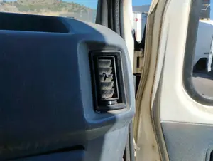 Foto de REJILLA AIREADORA FORD TRANSIT FURGÓN (CY/DY)(1986) 2.5 Diesel (80 CV / 59 KW)