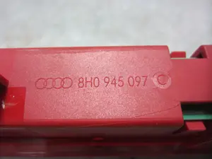 Foto de LUZ CENTRAL DE FRENO AUDI A4 CABRIOLET (8H) 2.0 TDI (140 CV / 103 KW) referencia 8H0945097 foto 3