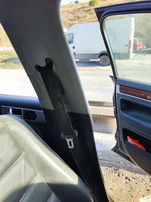 Foto de CINTURON SEGURIDAD DELANTERO IZQUIERDO VOLKSWAGEN TOUAREG (7L6) 4.2 V8 32V FSI (350 CV / 257 KW) referencia 7L6857705A FKZ