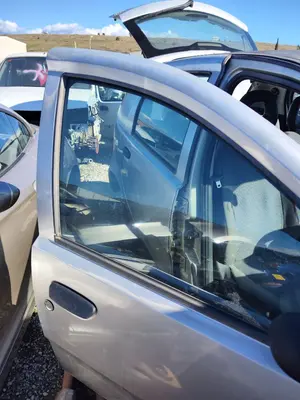 Foto de LUNA DELANTERA DERECHA FIAT II PUNTO (188) BERLINA 1.3 JTD CAT (69 CV / 51 KW) referencia 0046522965