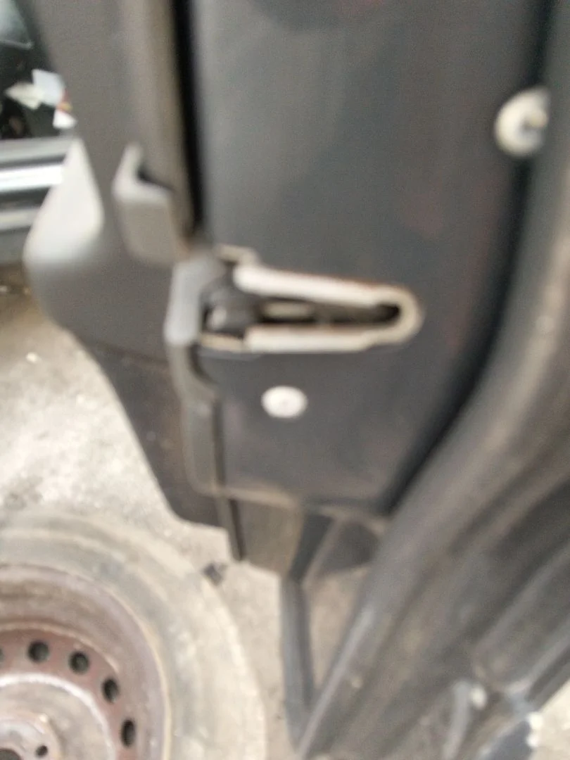 Foto de CERRADURA PUERTA DELANTERA DERECHA MERCEDES-BENZ CLASE E (BM 210) BERLINA referencia A2027203835