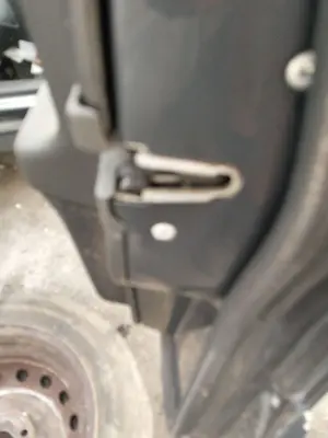 Foto de CERRADURA PUERTA DELANTERA DERECHA MERCEDES-BENZ CLASE E (BM 210) BERLINA referencia A2027203835