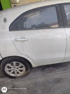 Foto de PUERTA TRASERA DERECHA KIA RIO (UB) 1.2 CAT (86 CV / 63 KW) referencia 770041W210