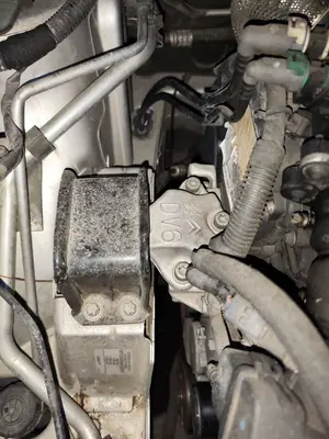 Foto de SOPORTE MOTOR DERECHO CITROEN C4 BERLINA 1.6 16V HDi FAP (109 CV / 80 KW)