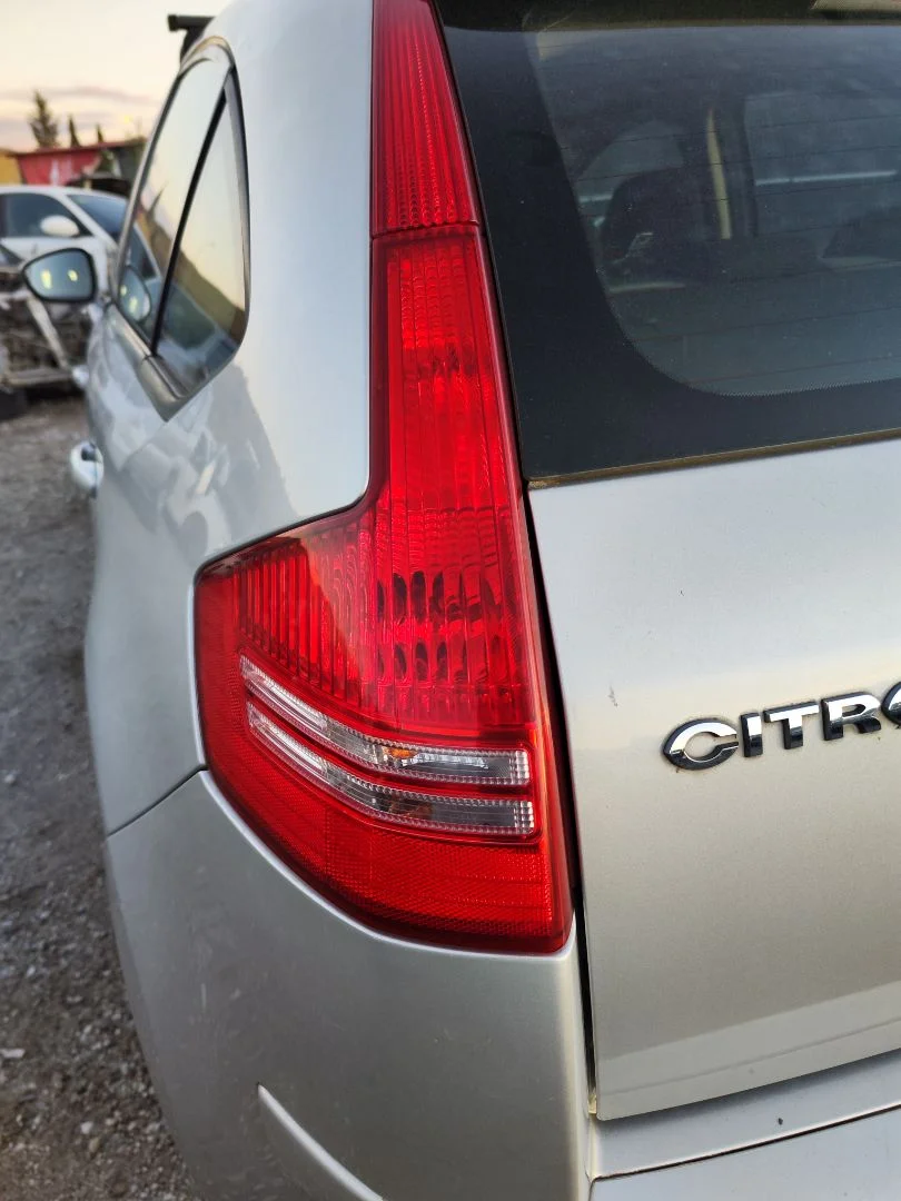 Foto de PILOTO TRASERO IZQUIERDO CITROEN C4 BERLINA 1.6 16V HDi FAP (109 CV / 80 KW)