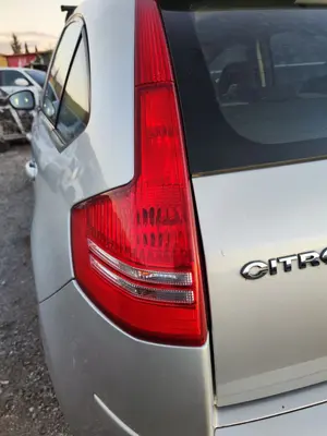 Foto de PILOTO TRASERO IZQUIERDO CITROEN C4 BERLINA 1.6 16V HDi FAP (109 CV / 80 KW)