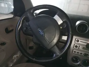 Foto de VOLANTE FORD FIESTA (CBK) 1.25 16V CAT (69 CV / 51 KW) referencia 1232942