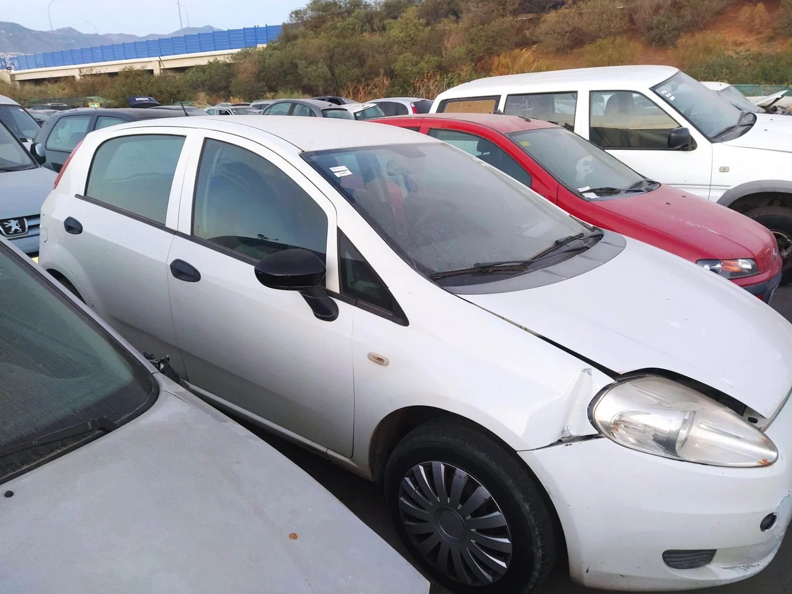 Foto de FARO DERECHO FIAT GRANDE PUNTO (199) 1.3 16V JTD CAT (75 CV / 55 KW) referencia 0051840989