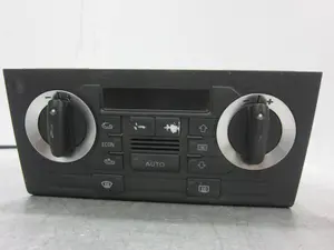 Foto de MANDO CALEFACCION / AIRE ACONDICIONADO AUDI A3 (8P1) 1.9 TDI (105 CV / 77 KW) referencia 8P0820043H