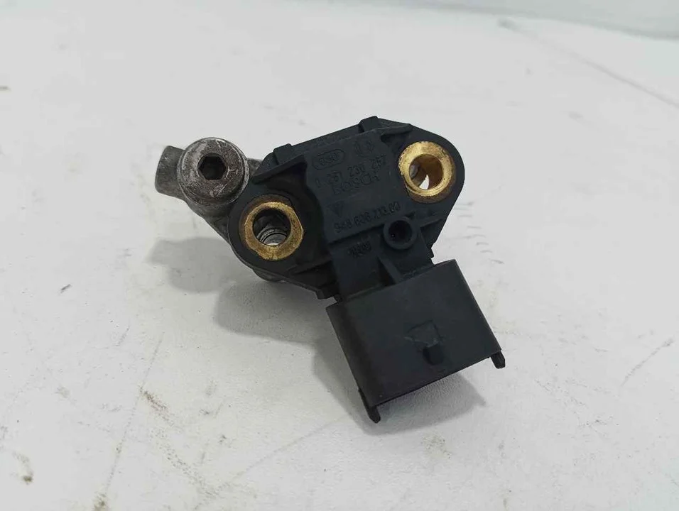 Foto de SENSOR DE ALTA PRESION PORSCHE CAYENNE (TIPO 92A) referencia 0261230257