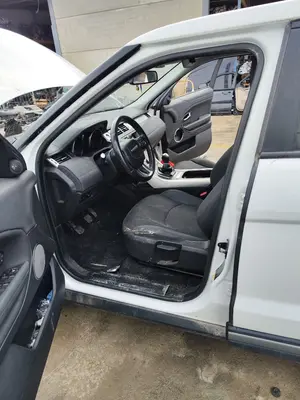 Foto de GOMAS CONTORNO PUERTA LAND ROVER RANGE ROVER EVOQUE 2.0 Td4 CAT (150 CV / 110 KW) referencia LR055825