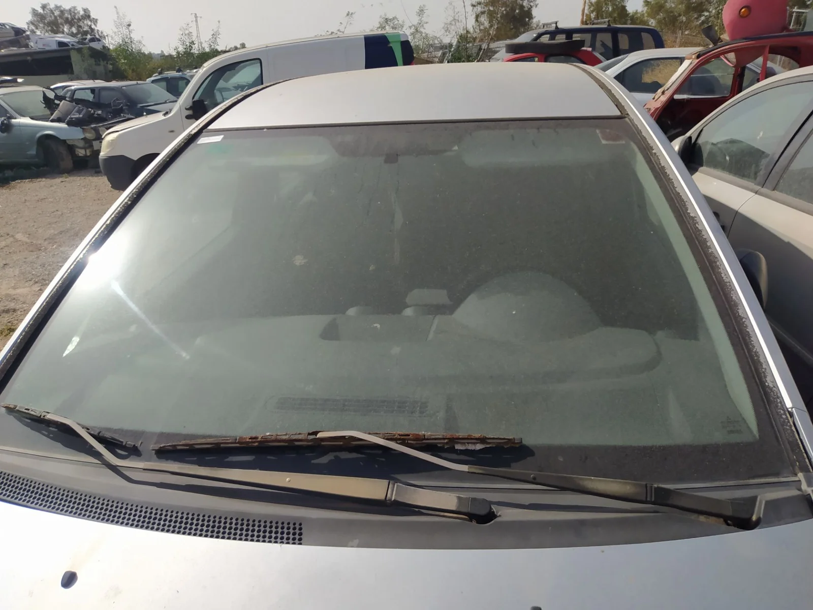 Foto de BRAZO LIMPIA DELANTERO DERECHO MITSUBISHI COLT CZ3 BERL. 5 (Z30A) 1.1 CAT (75 CV / 55 KW) referencia MN145992