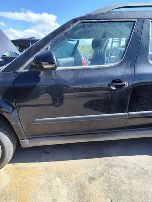 Foto de PUERTA DELANTERA IZQUIERDA SKODA YETI (5L)(2009) 2.0 TDI (110 CV / 81 KW) referencia 5L0831055